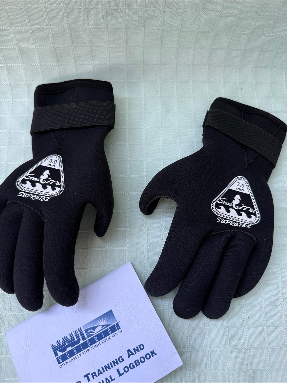 New Supra Tex Black Neoprene Swim Gloves